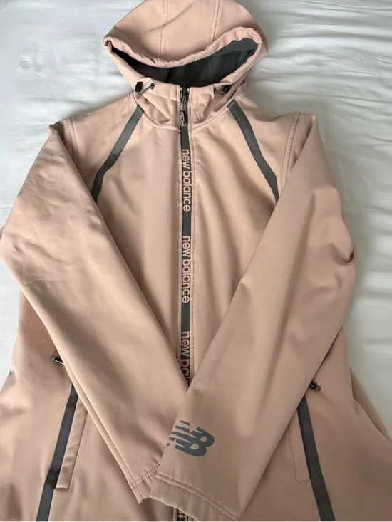 New Balance Rain Jacket - Picture 1 of 3